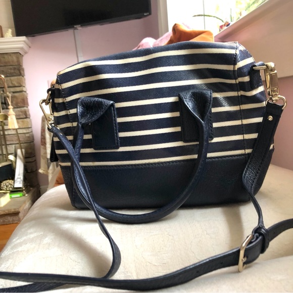 Kate Spade navy/cream pinstriped leather tote bag with crossbody strap - Picture 4 of 11